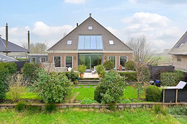 Stolpboerderij te Zunderdorp