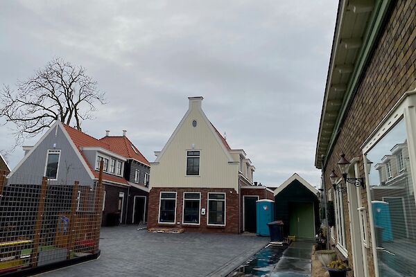 2 woningen met bijgebouw Zuideinde te Broek in Waterland