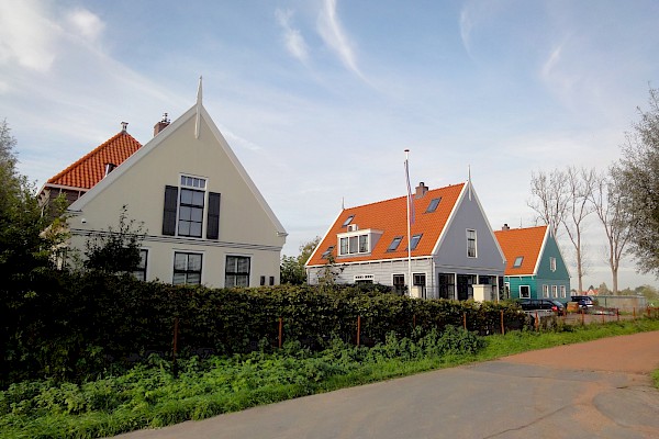 Bouw van 3 luxe woningen te Broek in Waterland