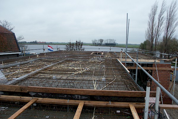 Constructie vrijstaand nieuwbouw woonhuis te Uitdam