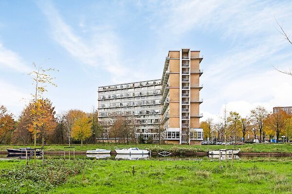Verbouwen van kantoorpand naar 38 woningen te Amsterdam