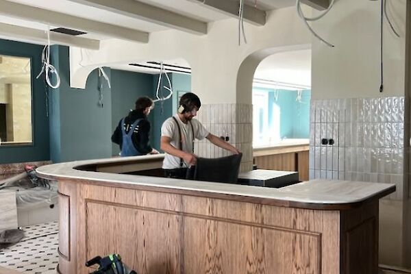 Interne verbouwing bar te West-Terschelling