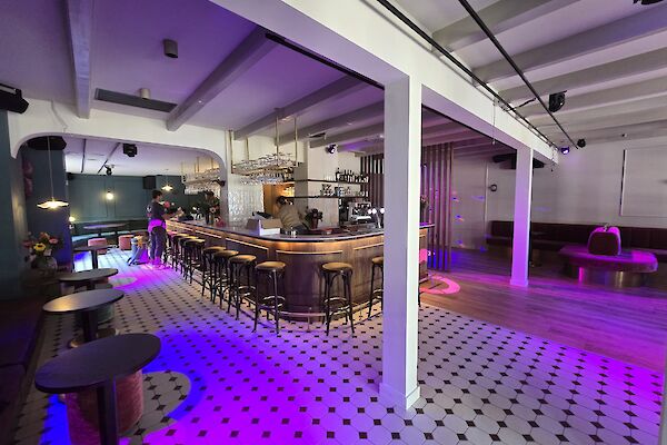 Interne verbouwing bar te West-Terschelling
