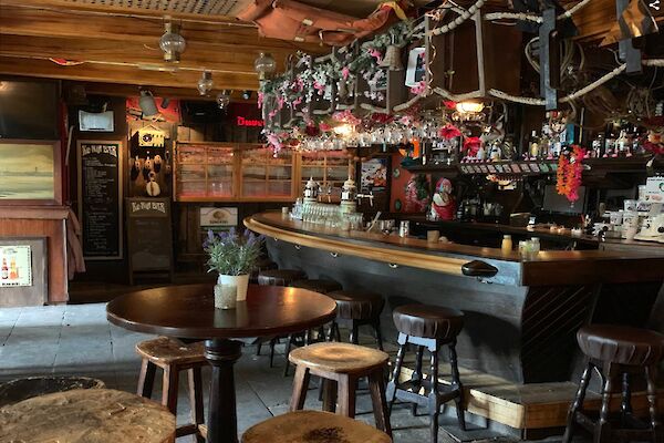 Interne verbouwing bar te West-Terschelling