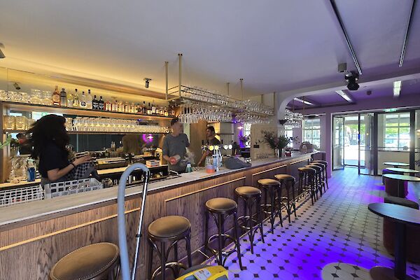 Interne verbouwing bar te West-Terschelling