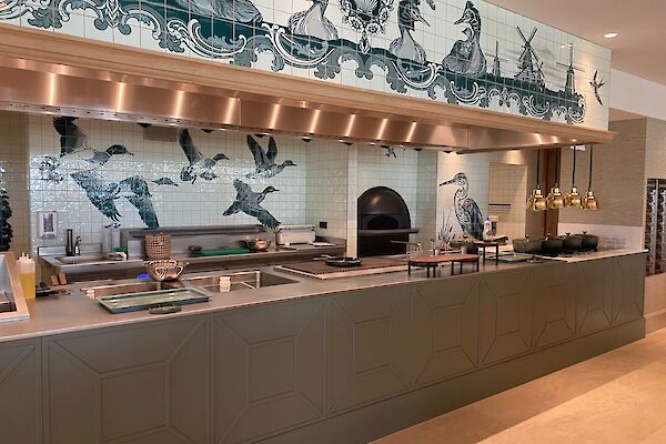 Realisatie sloop, nieuwbouw en renovatie Hotel Volendam