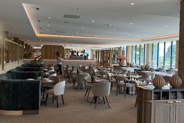 Realisatie sloop, nieuwbouw en renovatie Hotel Volendam