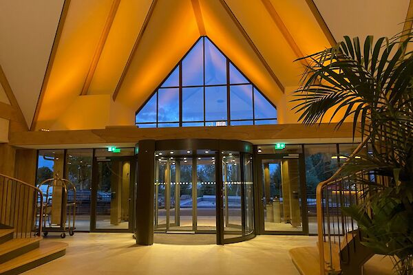 Realisatie sloop, nieuwbouw en renovatie Hotel Volendam