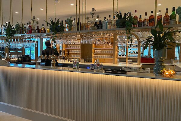 Realisatie sloop, nieuwbouw en renovatie Hotel Volendam