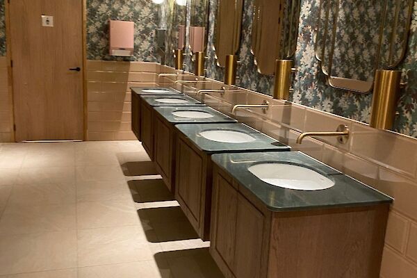 Realisatie sloop, nieuwbouw en renovatie Hotel Volendam